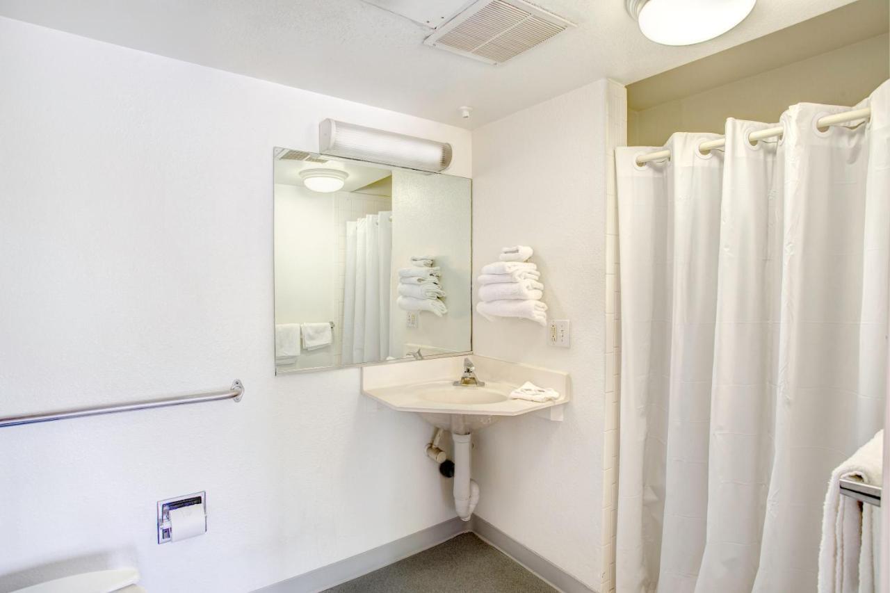 Hotel 6-goodlettsville, Tn - Nashville 3*